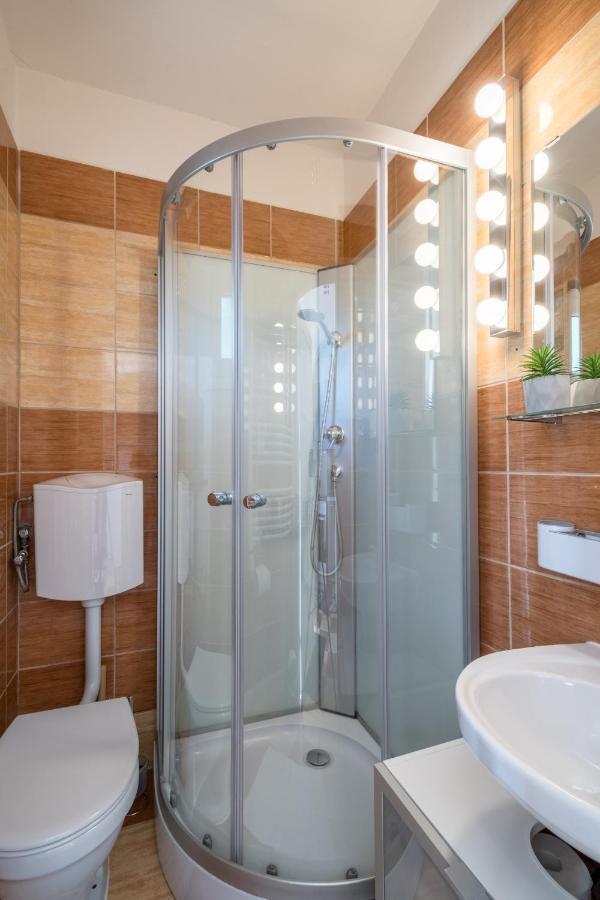 Lianne Apartman ミシュコルツ エクステリア 写真